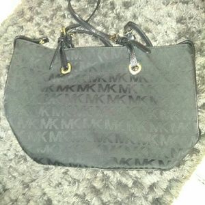Micheal kors purse
